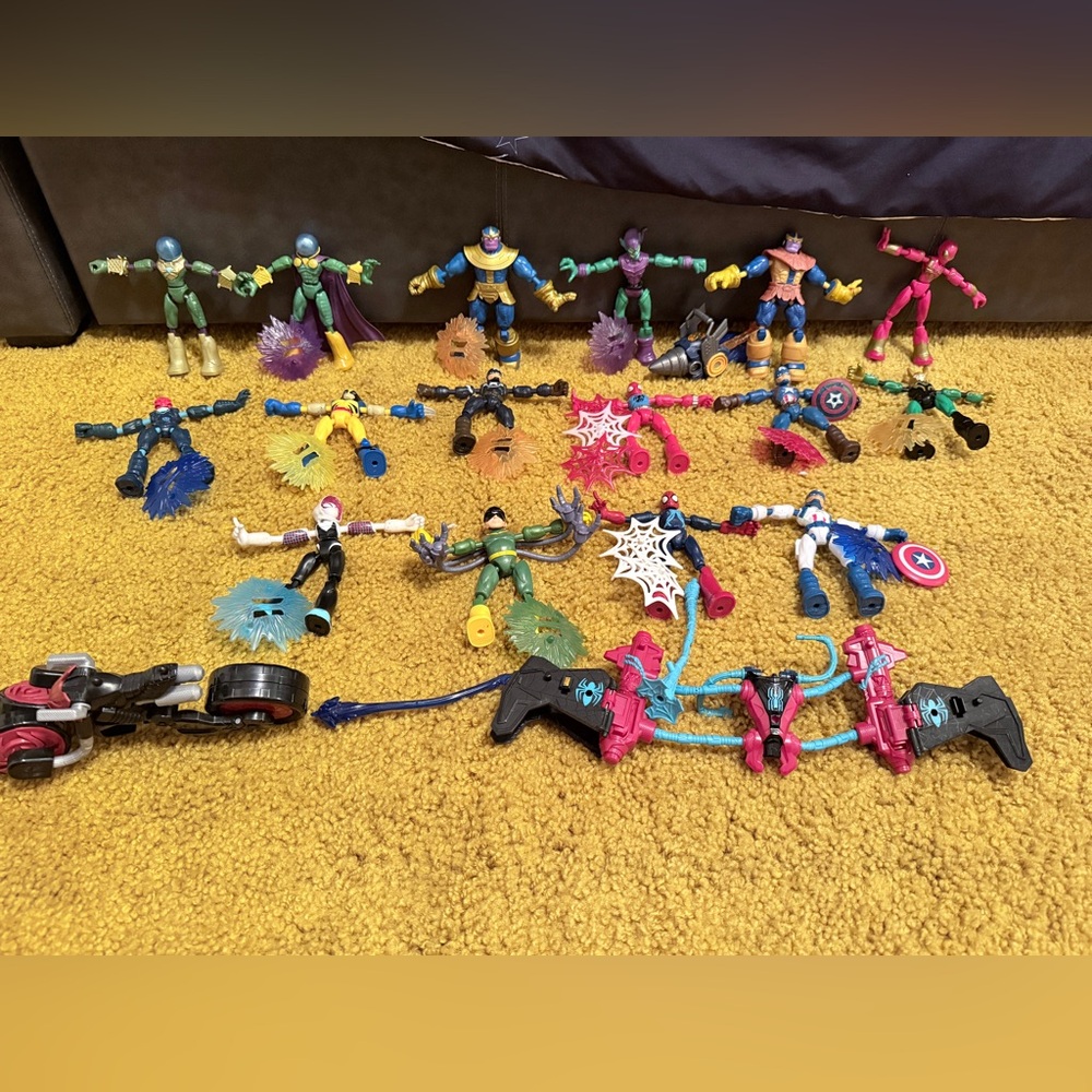 Bend and Flex Superhero Action Figure Playset with Accessories